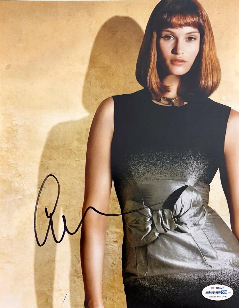 Gemma Arterton signed 8x10 (James Bond) - ACOA COA